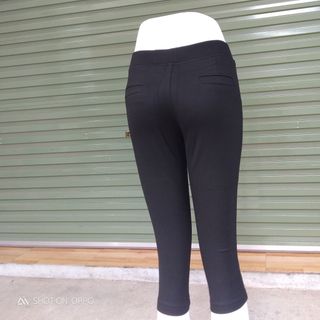 Quần legging ngố - chất liệu Umi co giãn 4 chiều