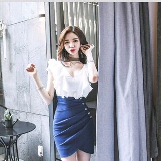ĐẦM BODY TAY BÈO PHỐI NÚT