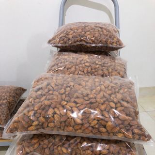 Hạnh nhân Mỹ rang bơ vỏ mỏng hàng xá giá tốt