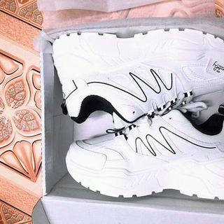 Giày hit hot độn đế