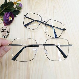 kính trắng sắt gọng vuông