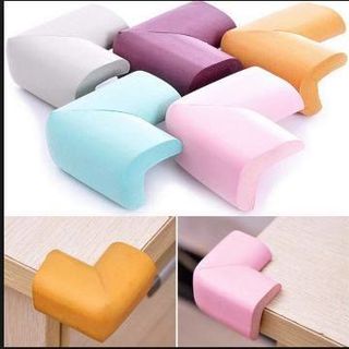 Set 4 miếng xốp bịt góc bàn góc giường