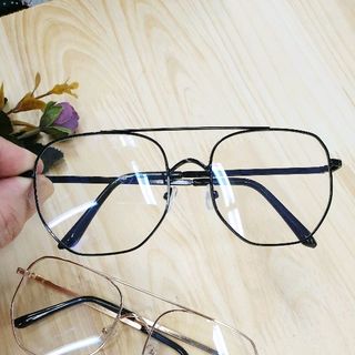 kính trắng gọng sắt