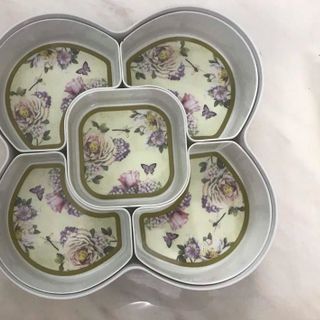 Hộp Mứt 5 Ngăn Hình Hoa Mai 4 Cánh