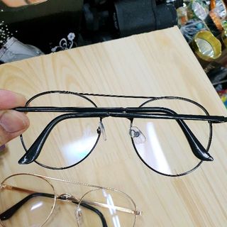 kính trắng gọng sắt mắt phi công