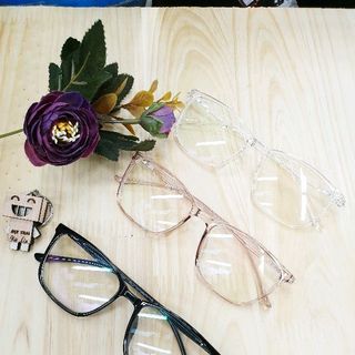 kính trắng siêu dẻo 221