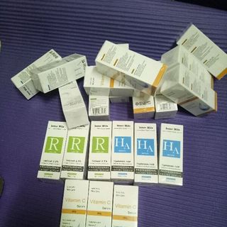 Tinh chất HA cấp ẩm vitamin C Retinol trị mụn