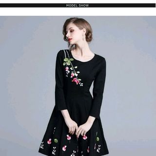 ĐẦM XÒE TAY LỠ THÊU HOA