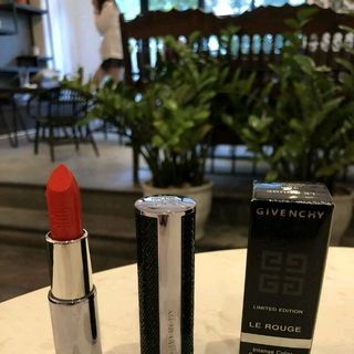 Son Gi venchy Limited edition Le Rouge vỏ nhũ