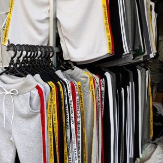 Quần thun thể thao viền chạy OFF WHITE