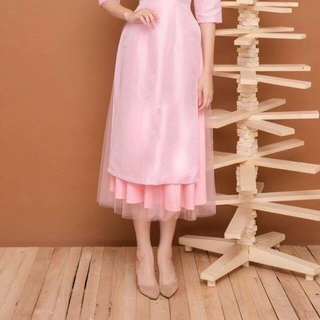 SET ÁO DÀI LỤA  THÊU HOA ĐÀO  PHỐI LƯỚI KÈM CHÂN VÁY