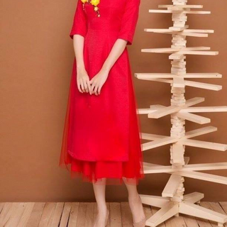 SET ÁO DÀI LỤA  THÊU HOA ĐÀO  PHỐI LƯỚI KÈM CHÂN VÁY
