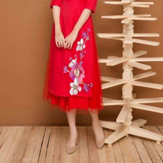 SET ÁO DÀI LỤA  THÊU HOA LAN   PHỐI LƯỚI KÈM CHÂN VÁY