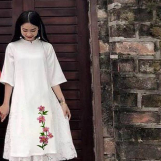 SET ÁO DÀI LỤA  THÊU  LAN  KÈM CHÂN VÁY REN2