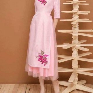 SET ÁO DÀI LỤA  THÊU ĐÍNH NGỌC  PHỐI LƯỚI KÈM CHÂN VÁY1