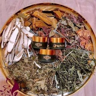 Cao thảo mộc trị mụn