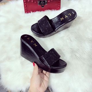 dép đế xuồng s