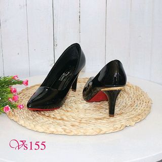 Giày gót nhọn viền đồng