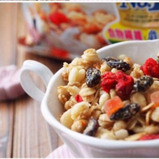 Ngũ cốc Calbee Nhật Bản 750g giá bán buôn bán sỉ