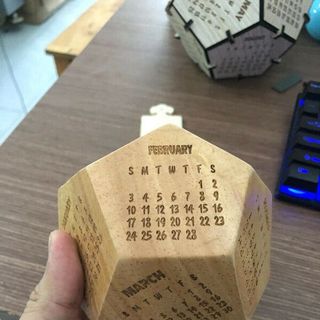 lịch gỗ 12 mặt ngũ giác