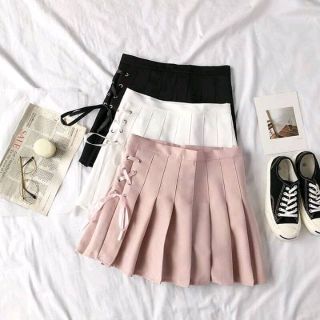 chân váy xếp ly có khoen phối dây