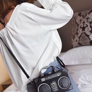 tui xách radio siêu chất