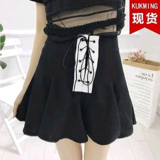 chân váy phối dây trước