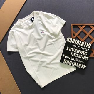 Áo thun nam cổ tròn