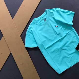 Áo thun nam cổ tròn