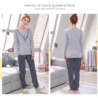 Bộ đồ mặc nhà NỮ áo xám thịnh hành phối quần kẻ sọc nổi bật 230