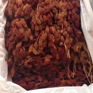 Nho khô nguyên cành Thomson thượng hạn của Úc thùng 4kg