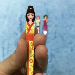 Nhíp đầu xéo ViL hình các cô gái