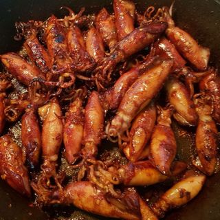 MỰC TRỨNG ĐẦY TRỨNG
