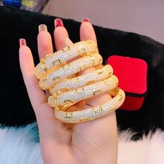 VÒNG NỮ XOÀN