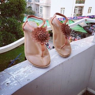 giày sandal hoa xinh