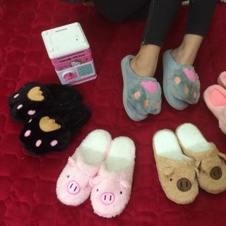 Dép đi trong nhà Chân Gấu