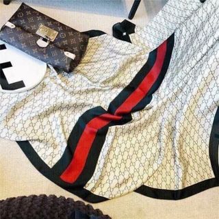 khăn lua choàng cổ hoa văn GC