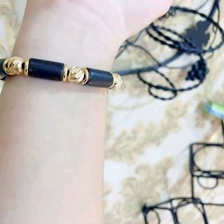 vòng phong thủy trầm hương