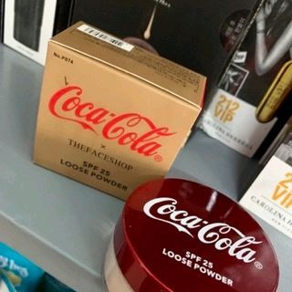 phấn phủ bột nhũ cocacola