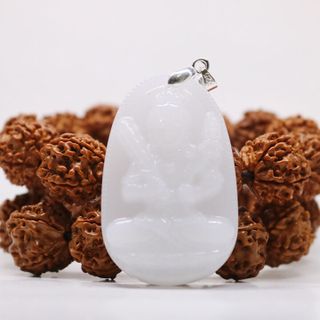 mặt phật màu trắng