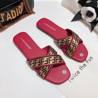 dép quai chéo phối