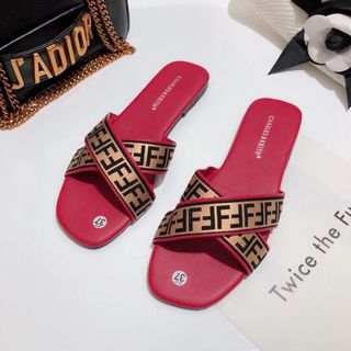dép quai chéo phối