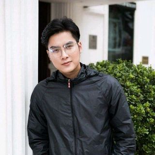 Áo gió nam Uni có mũ rộng