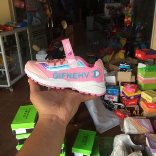hàng buôn đổ sĩ