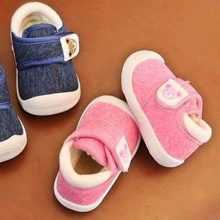 GIÀY TẬP ĐI GẤU NỈ