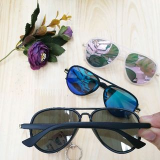 kính râm nam trẻ e