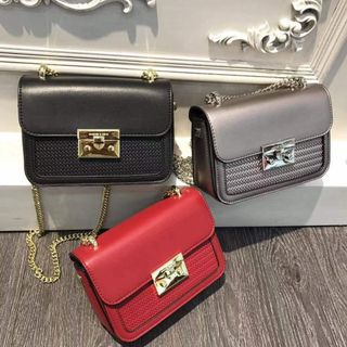 túi đeo chéo charles and keith
