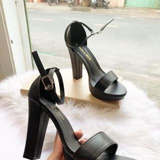 giày cao gót trụ