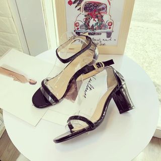 giày sandal cao got vuông
