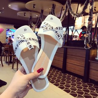 dép quệt quai ngang